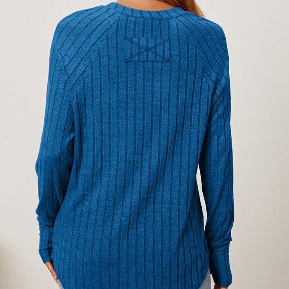 NWT Basic Bae Full Size Ribbed Thumbhole Sleeve T-Shirt - Picture 2 of 3